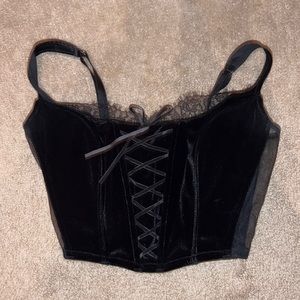 VS Lace up crop